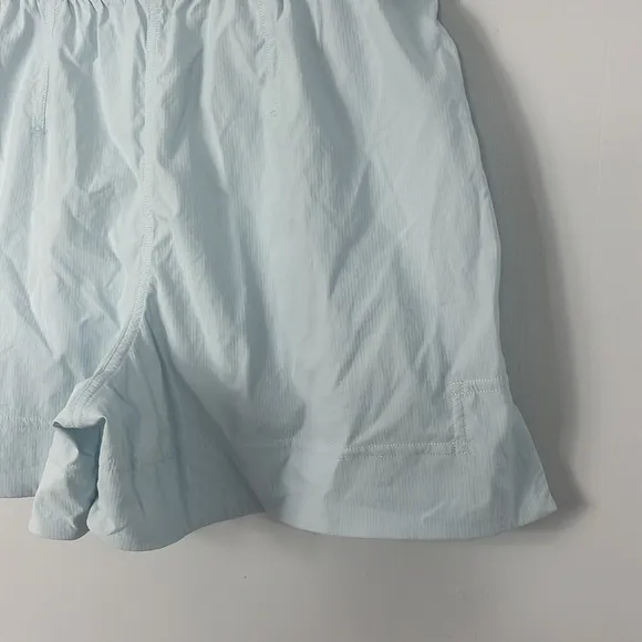 Lululemon Lightweight Mid Rise Short 3.5”